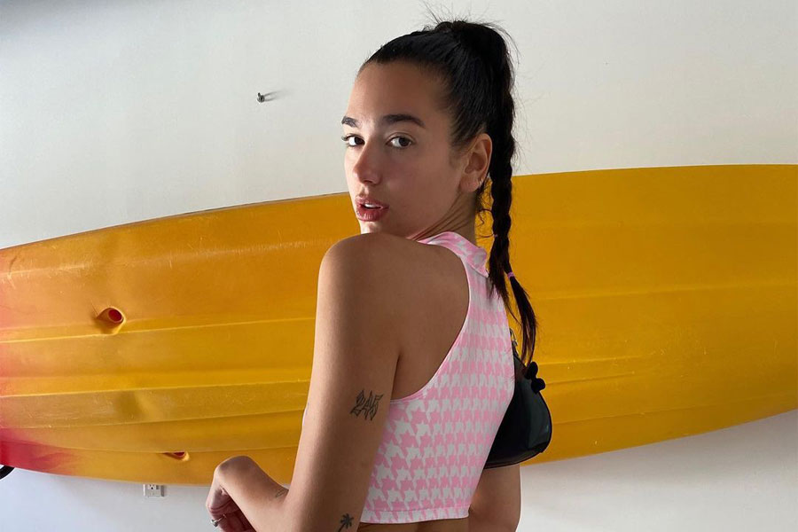 Dua Lipa Yine Hayran Bıraktı