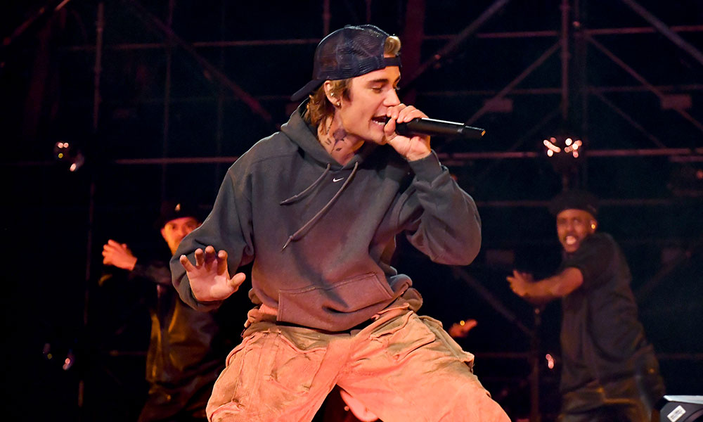 Justin Bieber'dan 14 Şubat Performansı