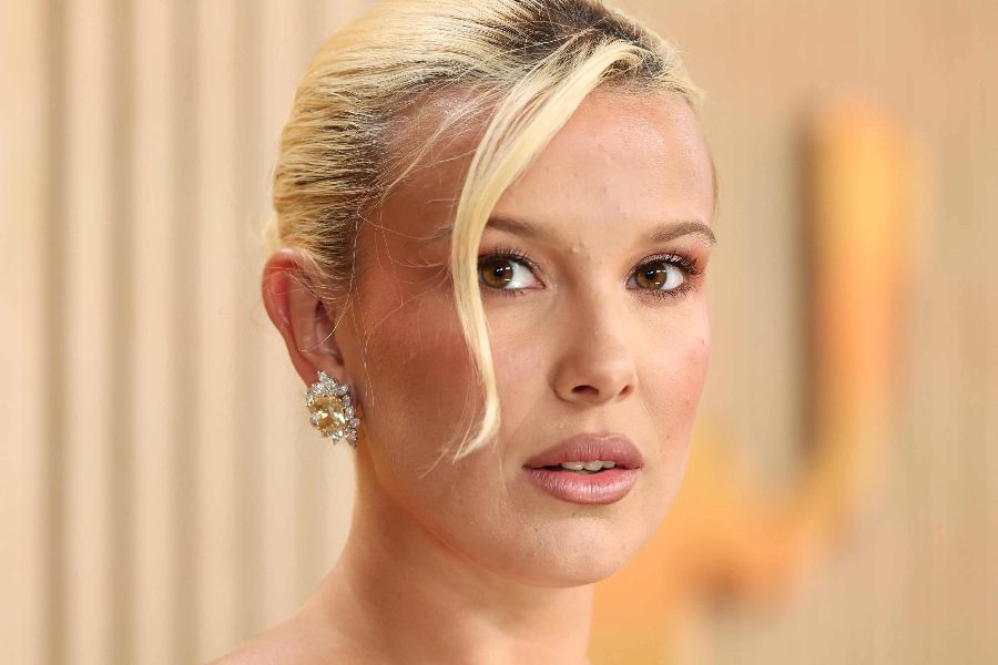 Millie Bobby Brown “ürkütücü” bir Noel Şarkısı Yapmak İstiyor