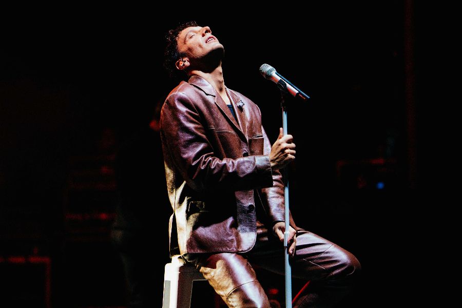 Edis'ten Rafet El Roman'a Yorum!