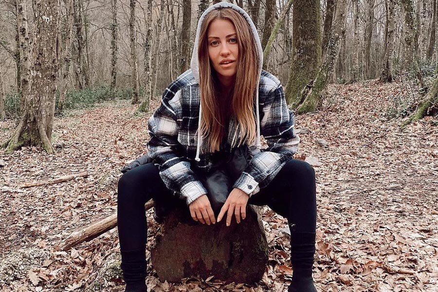 Derya Uluğ'dan Yeni Şarkı Geliyor