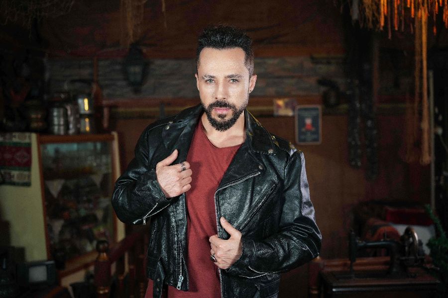 Bahadır Tatlıöz Yeni Şarkılarına Hız Kesmiyor!