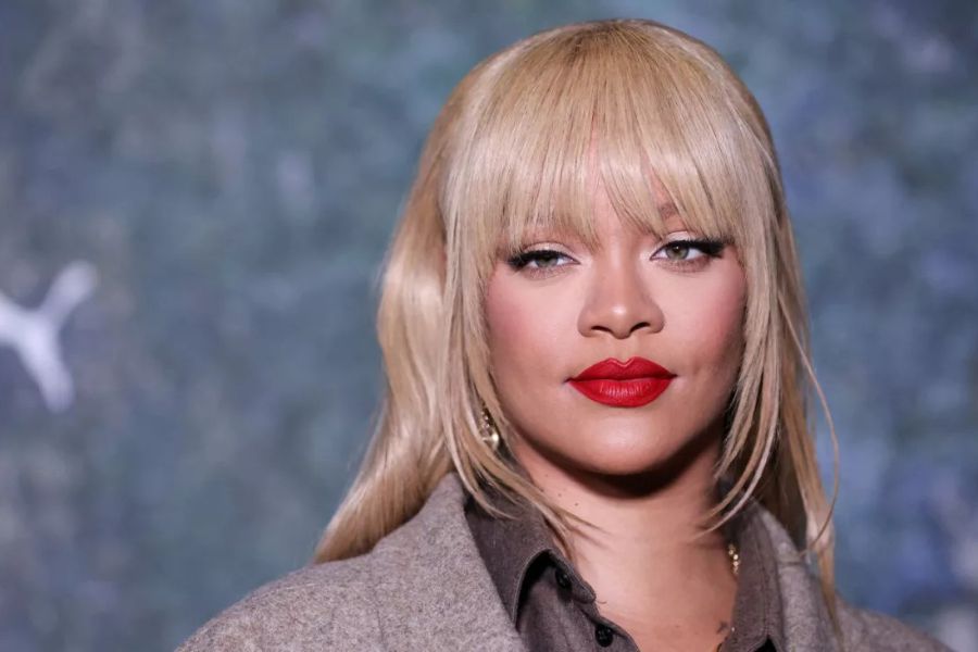 Rihanna Yeni Albüm Haberini Verdi!