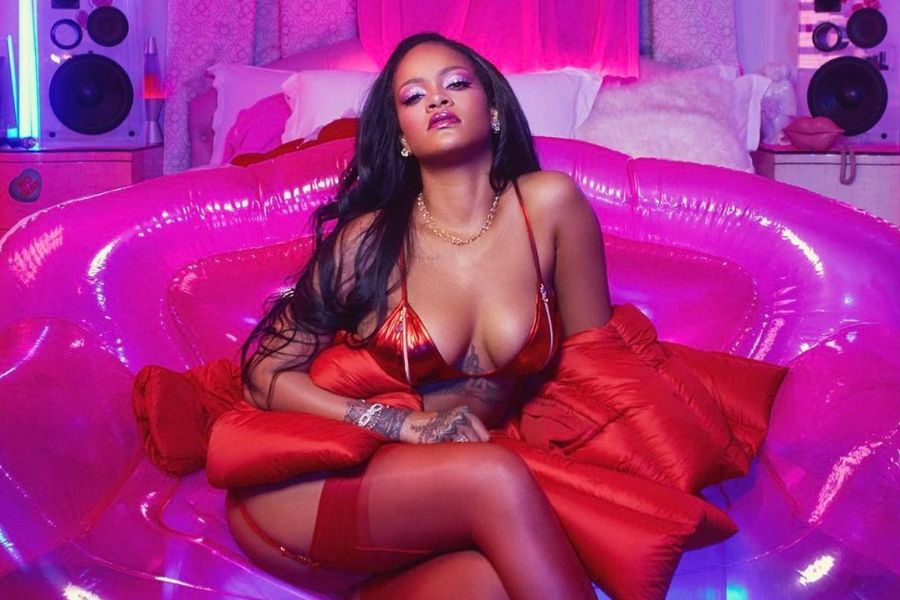 Yine Zirvede Rihanna