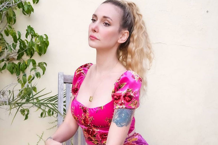 Gökçe Yeni Teklisinde Herkesi Çiçek Açmaya Davet Ediyor