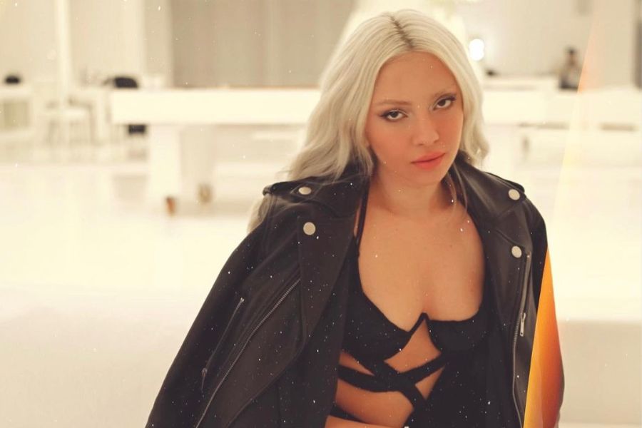 Ece Seçkin Yenilikçi Şarkısı "Masum"u Sevenlerine Sunuyor