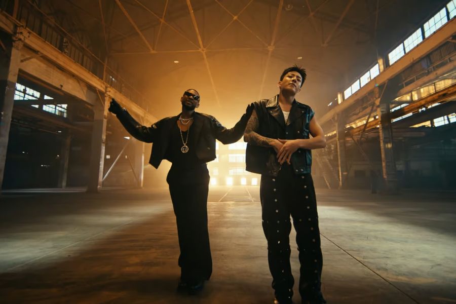 Jungkook ve Usher Remix İçin Klip Yayınladı