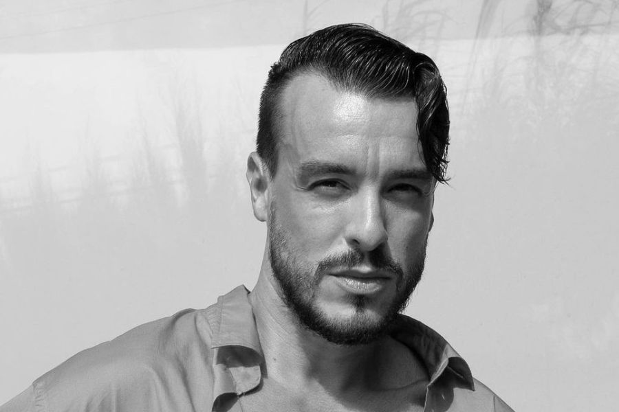 Cem Adrian Sahnede Duygusal Anlar Yaşadı