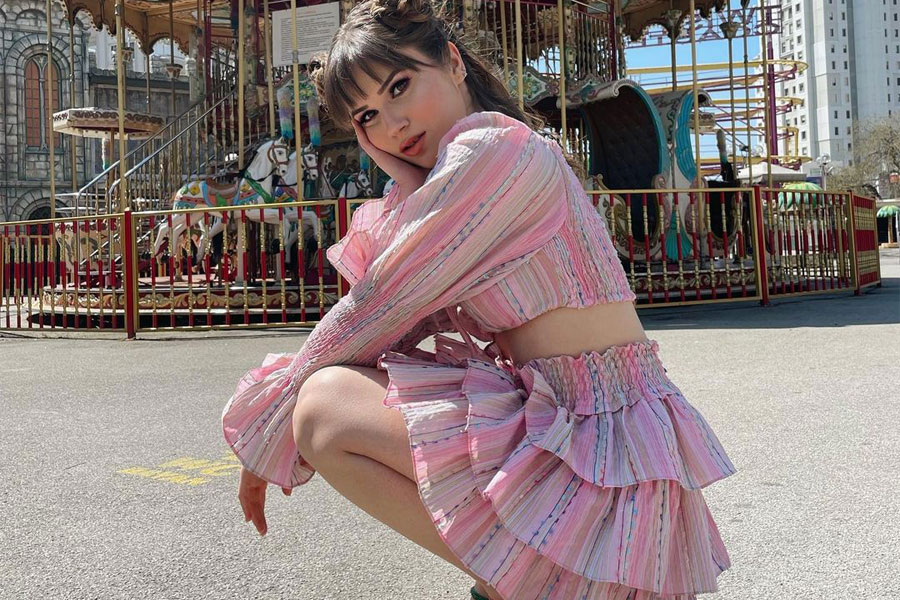 Ece Mumay Yaza Peri ile Giriyor