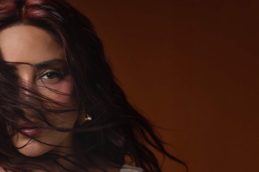 Melek Mosso'dan Yeni Şarkı!