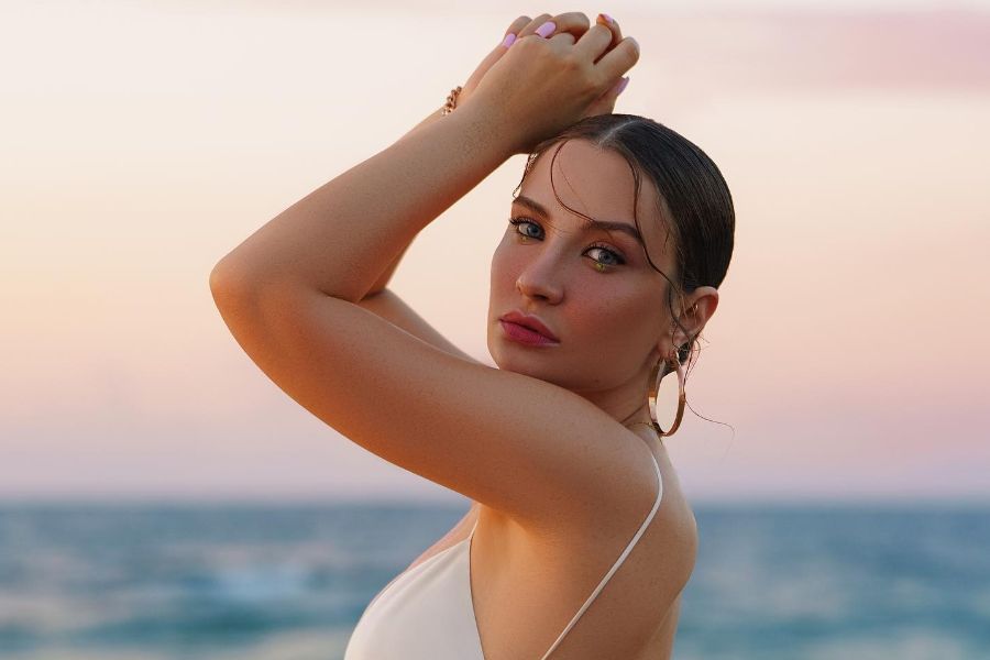 Irmak Arıcı'dan Yeni Şarkı: "Eften Püften"