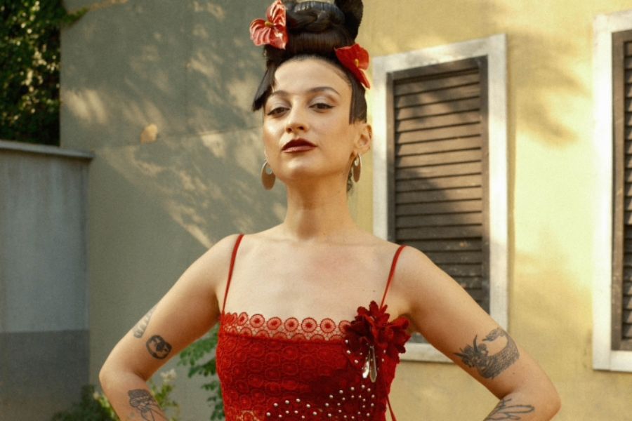 Melike Şahin'den Yeni Klip Müjdesi: "Beni Ancak"