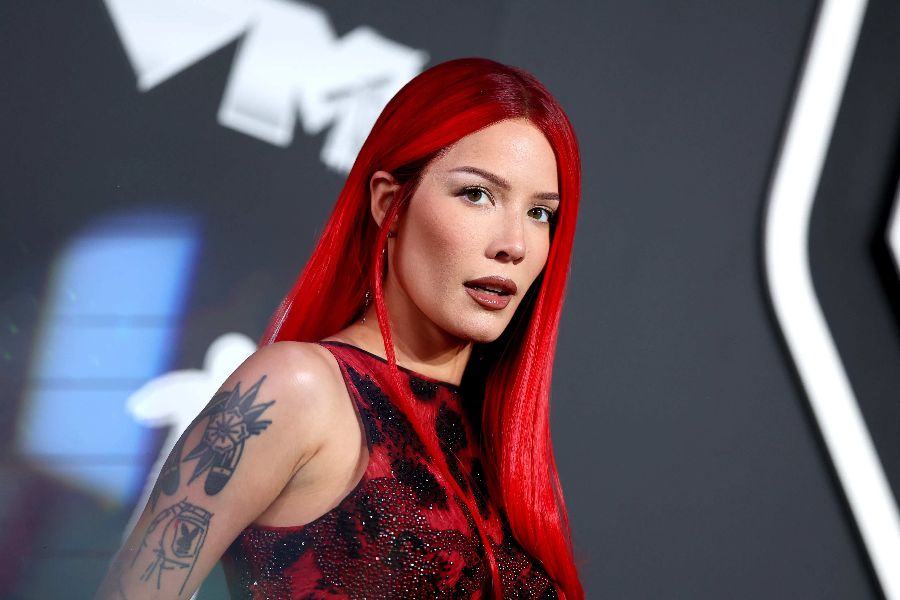 Halsey'den Sektöre Dair İtiraflar Geldi