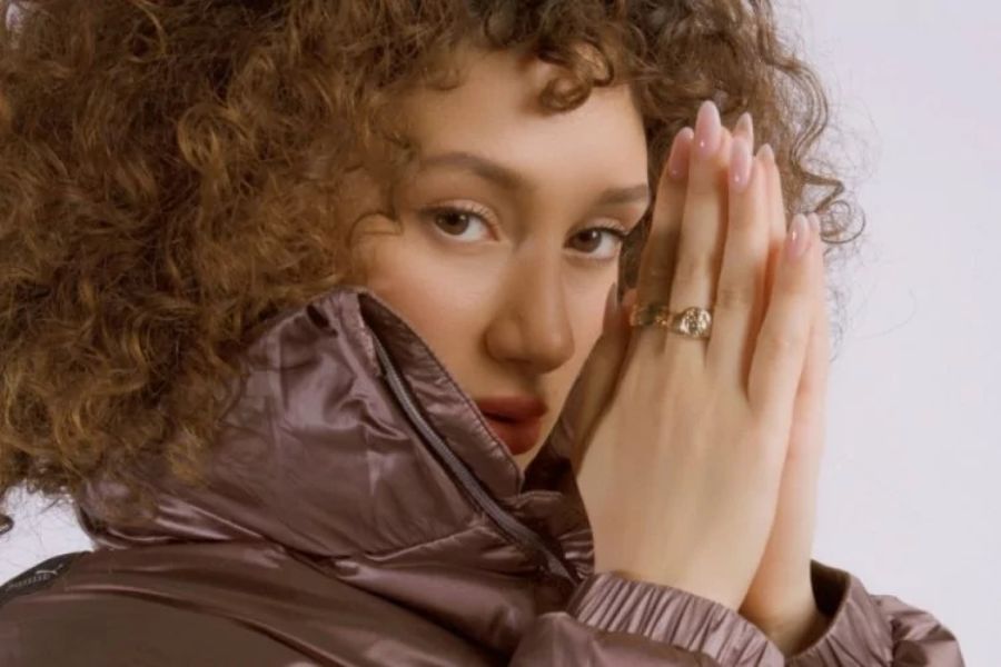 Mela Bedel, “Vazgeçemem” ile Bir İlke İmza Atıyor