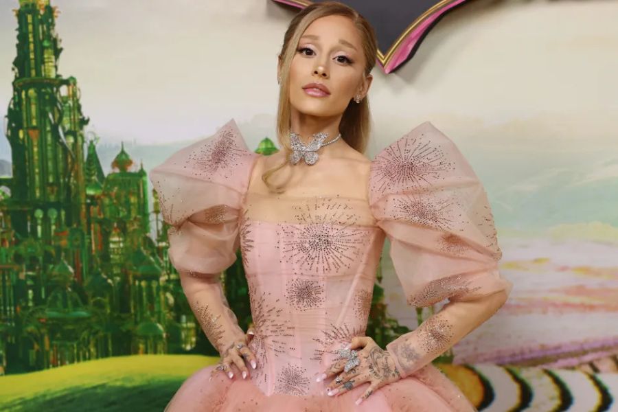 Ariana Grande Stüdyoya Geri Döndü!