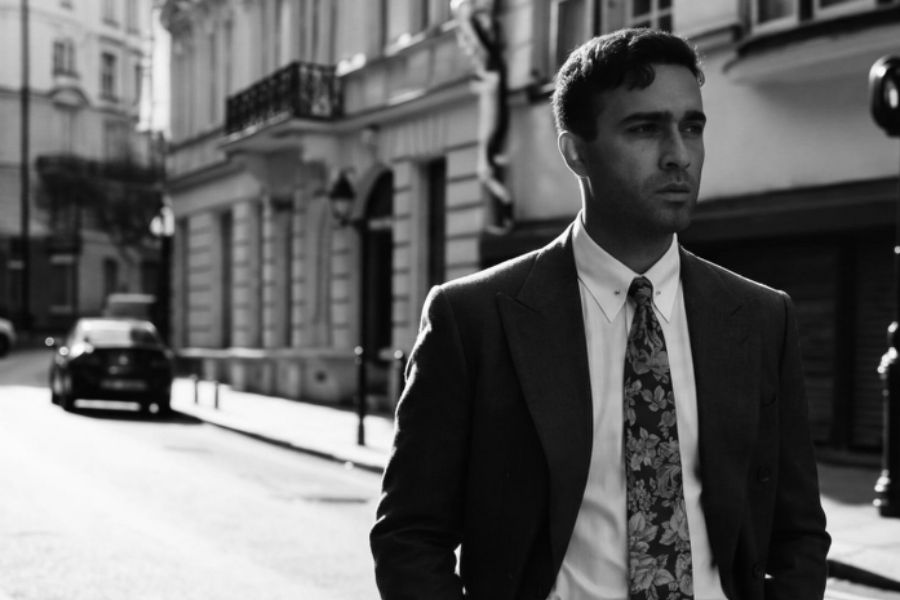 Mert Demir'den "Çırılçıplak"