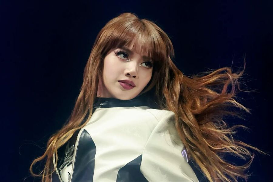 BLACKPINK'ten Lisa Yeni Şarkı Sinyali Verdi 