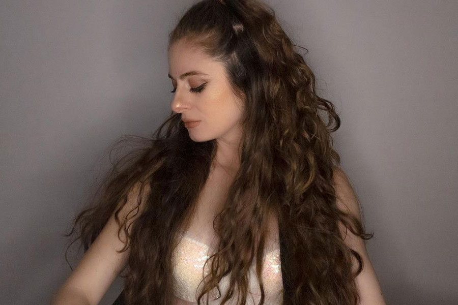 Bilge Nila “Aşkla”