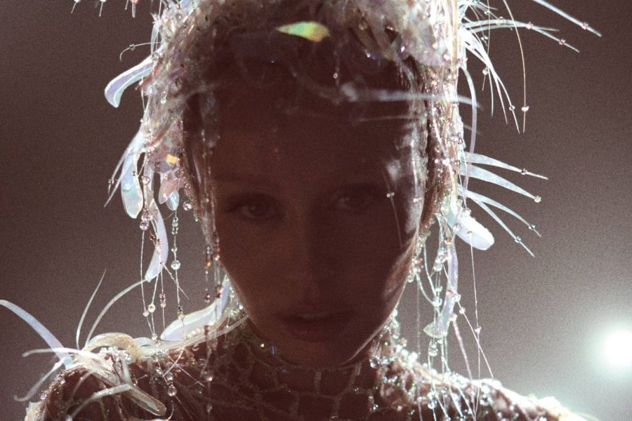 Miley Cyrus Albümünün Tracklist'ini Duyurdu