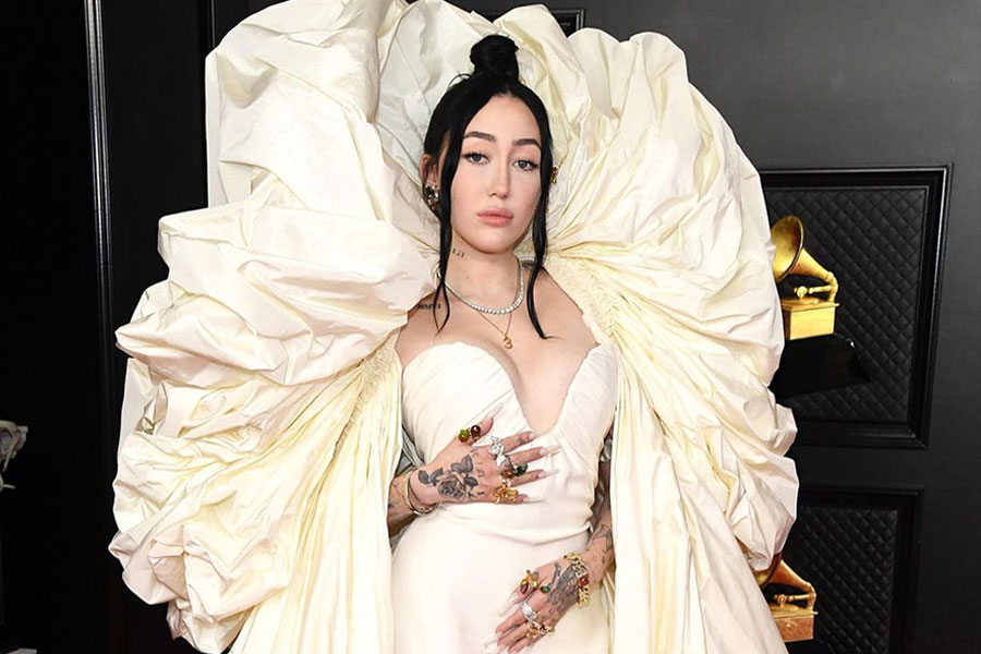 Miley Cyrus'un Kız Kardeşi Noah Cyrus Olay Oldu