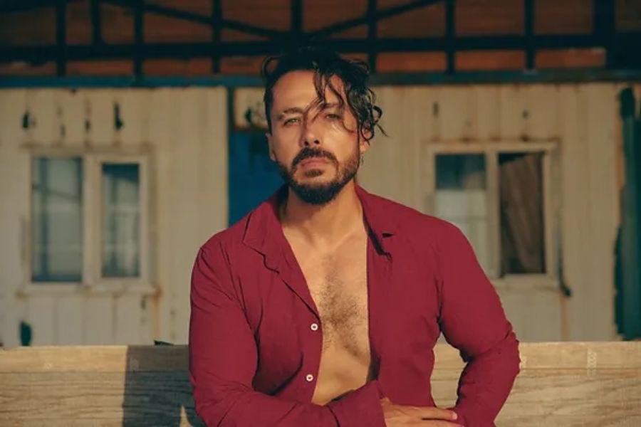 Bahadır Tatlıöz Yeni Albümünü Yayınladı