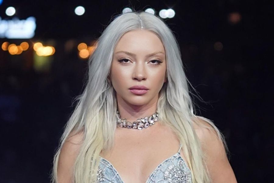 Ece Seçkin’e Sahnede Büyük Şok