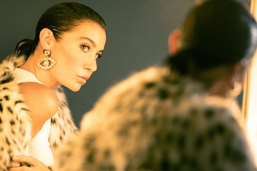 Sıla'nın "Ayna Yazısı" Serisi Artık Albüm Olarak Yayında!