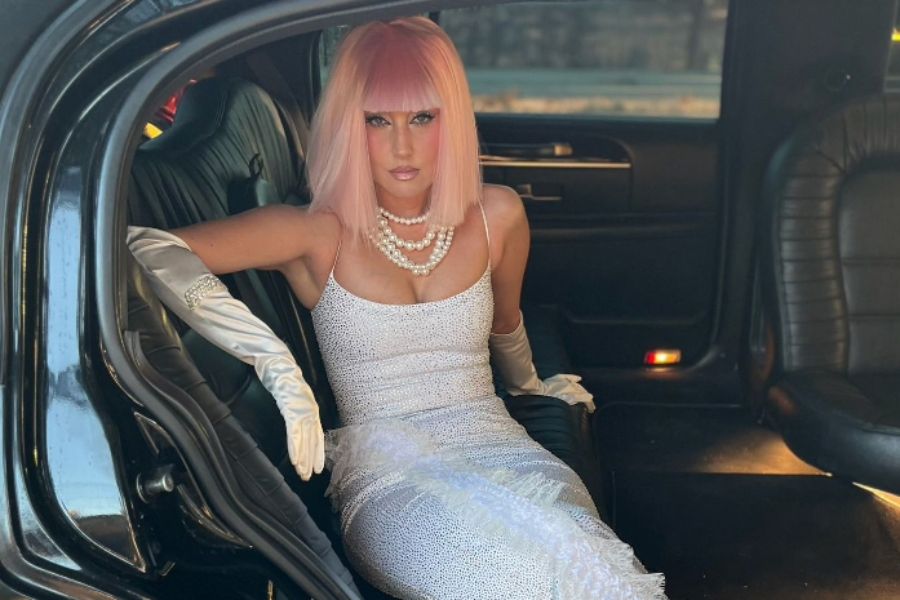 Bengü Beker'den Limuzinde "Pişman Boy" Partisi