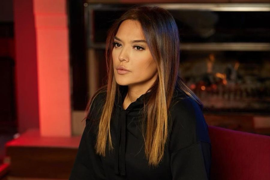 Demet Akalın Sosyal Medyanın Diline Düştü