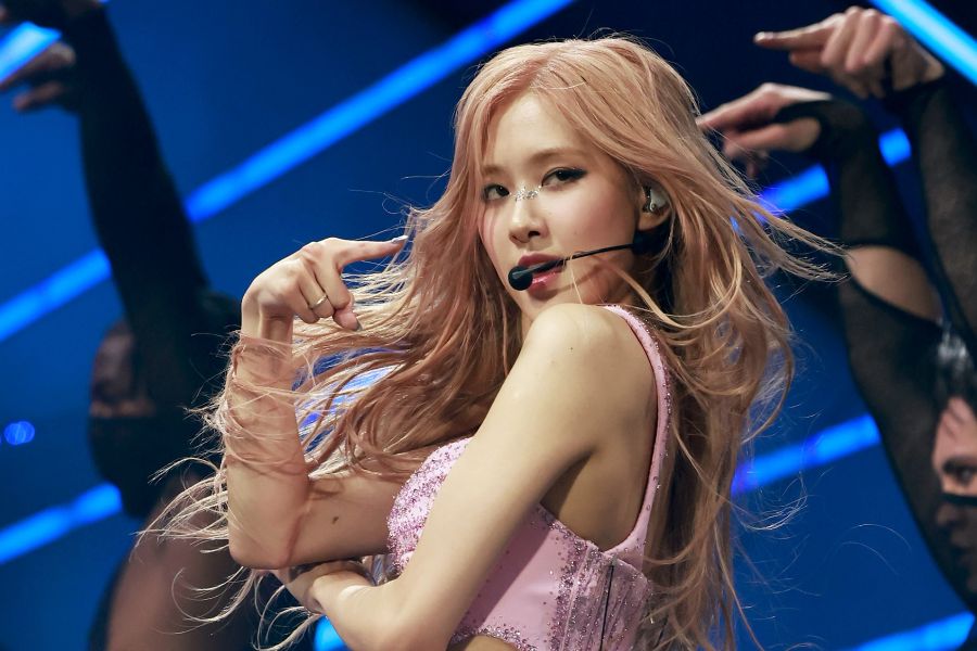 BLACKPINK'ten Rosé'un Yeni Şarkısı Yakında