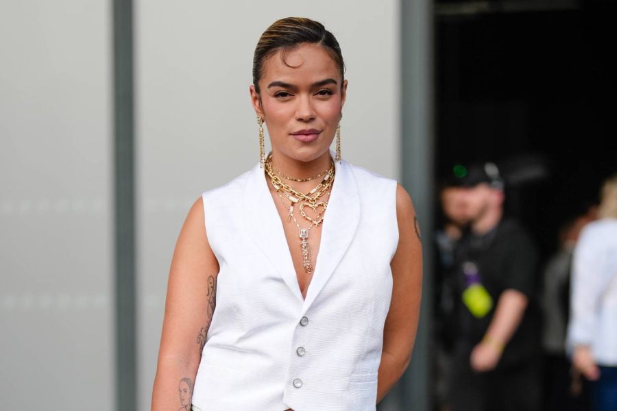 Karol G, YouTube’un İlk NFL Yayınında Devre Arası Şovuna Sahne Alacak