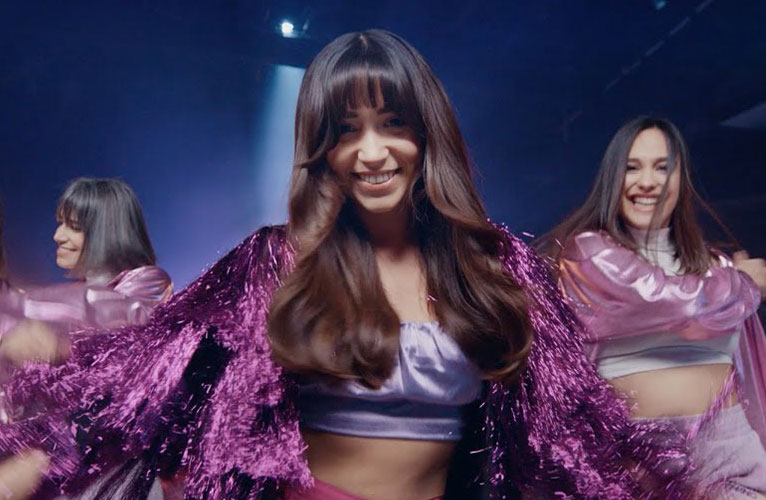 Zeynep Bastık’tan Yeni Single "Kendi Yolumuzda"