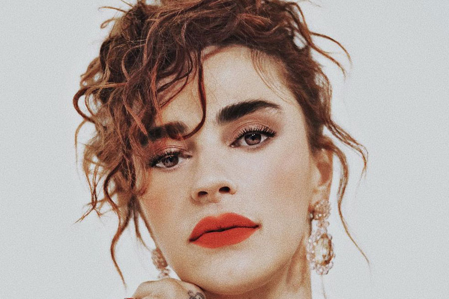 Ceylan Ertem'den Yeni Şarkı "Sis"