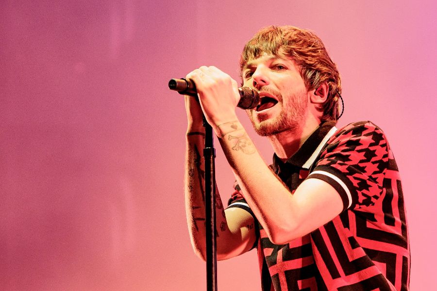 Louis Tomlinson'dan Sürpriz Albüm!