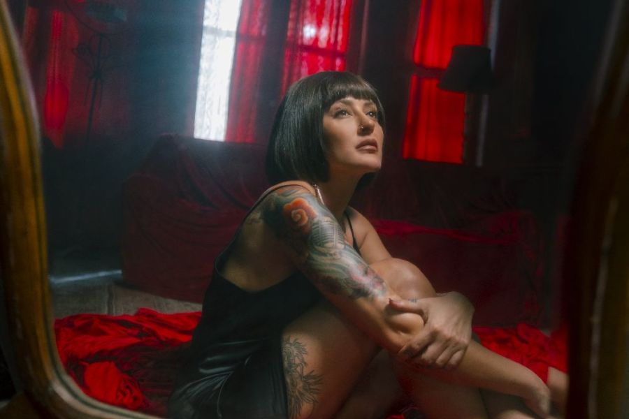 Melek Mosso'dan Yeni İmaj Yeni Şarkı