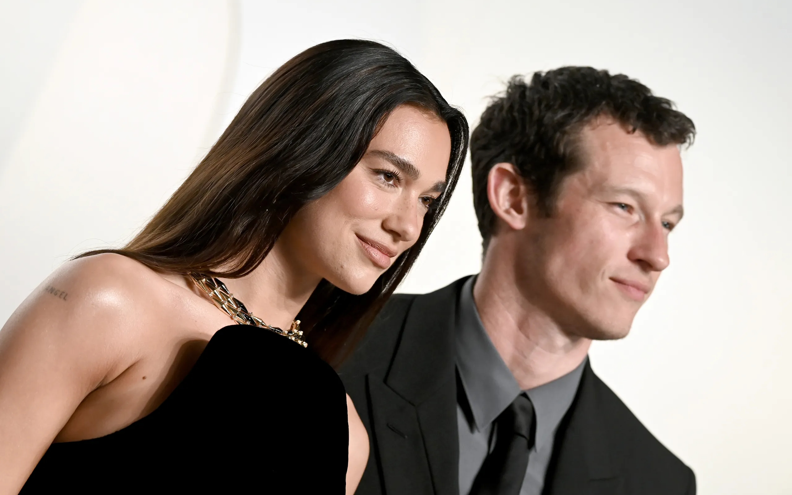 Dua Lipa Bu Yaz Evleniyor!