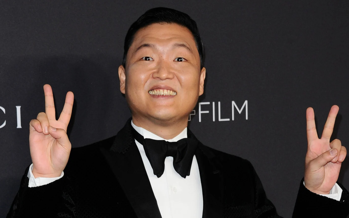 PSY'nin Gangnam Style Şarkısı Milyarları Geçti!